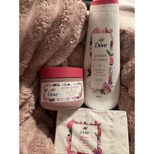 Dove Limited Edition Velvet Fig Bloom Trio - Garden Tea Party